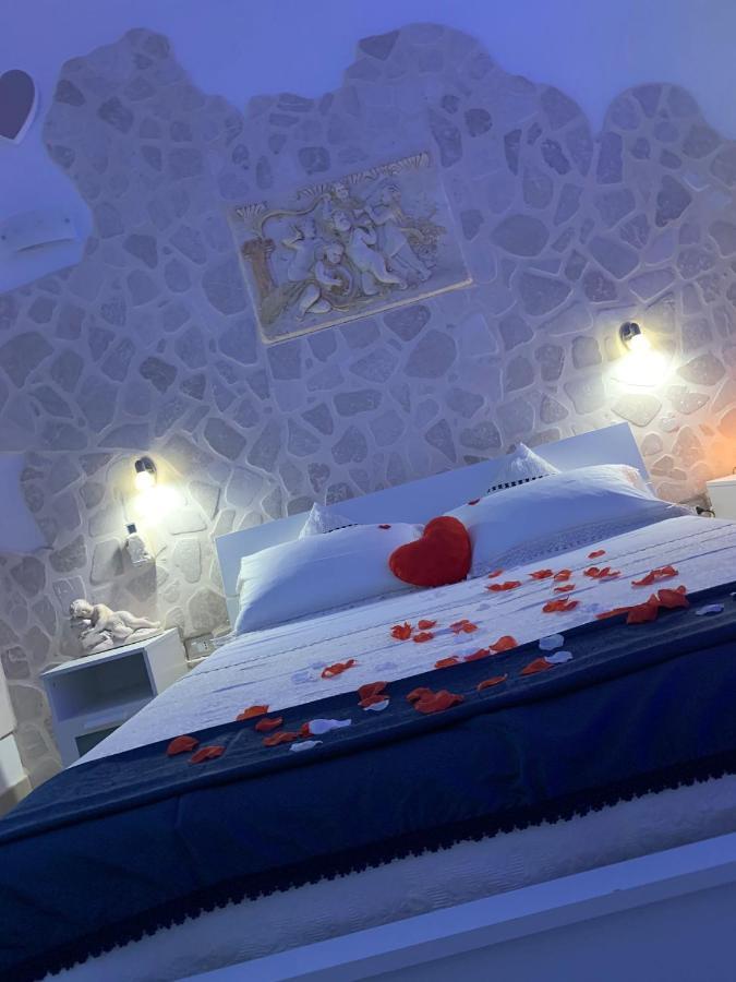V&M suite con jacuzzi Ostuni Exterior foto