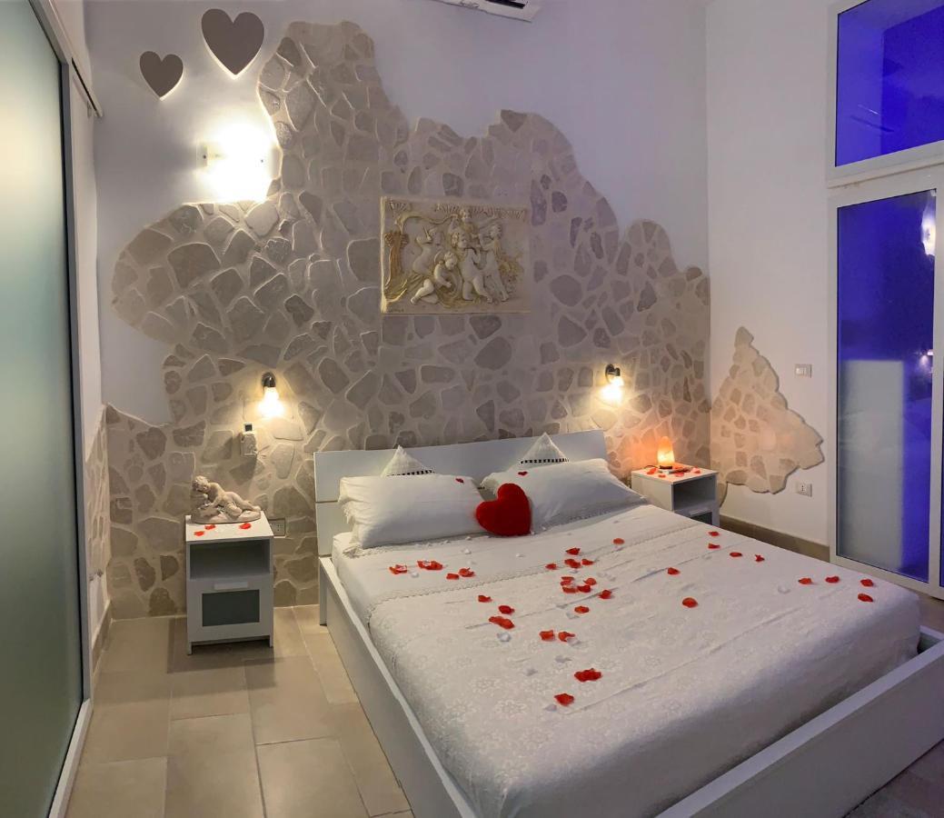 V&M suite con jacuzzi Ostuni Exterior foto